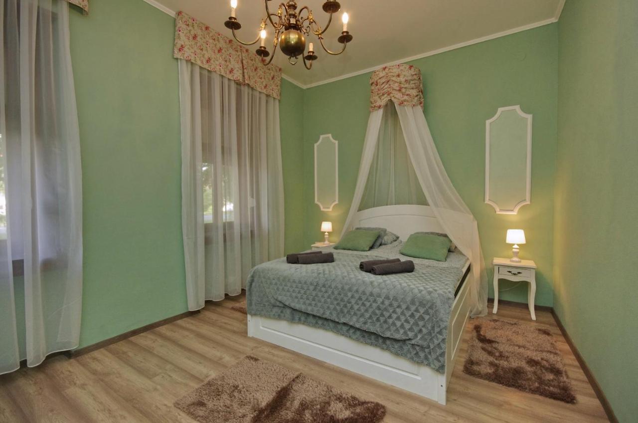 Villa Rusztika Gyula Eksteriør bilde