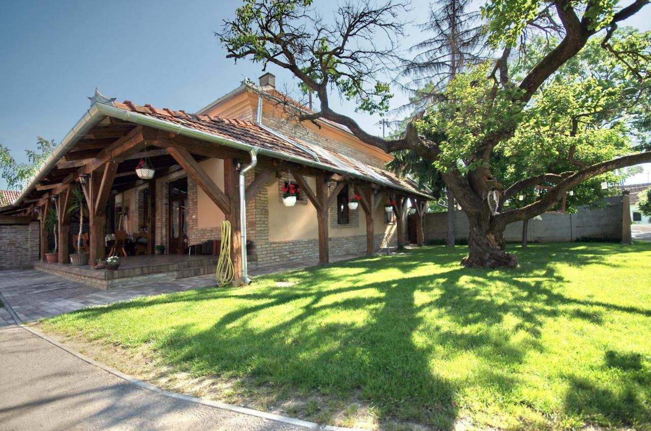 Villa Rusztika Gyula Eksteriør bilde